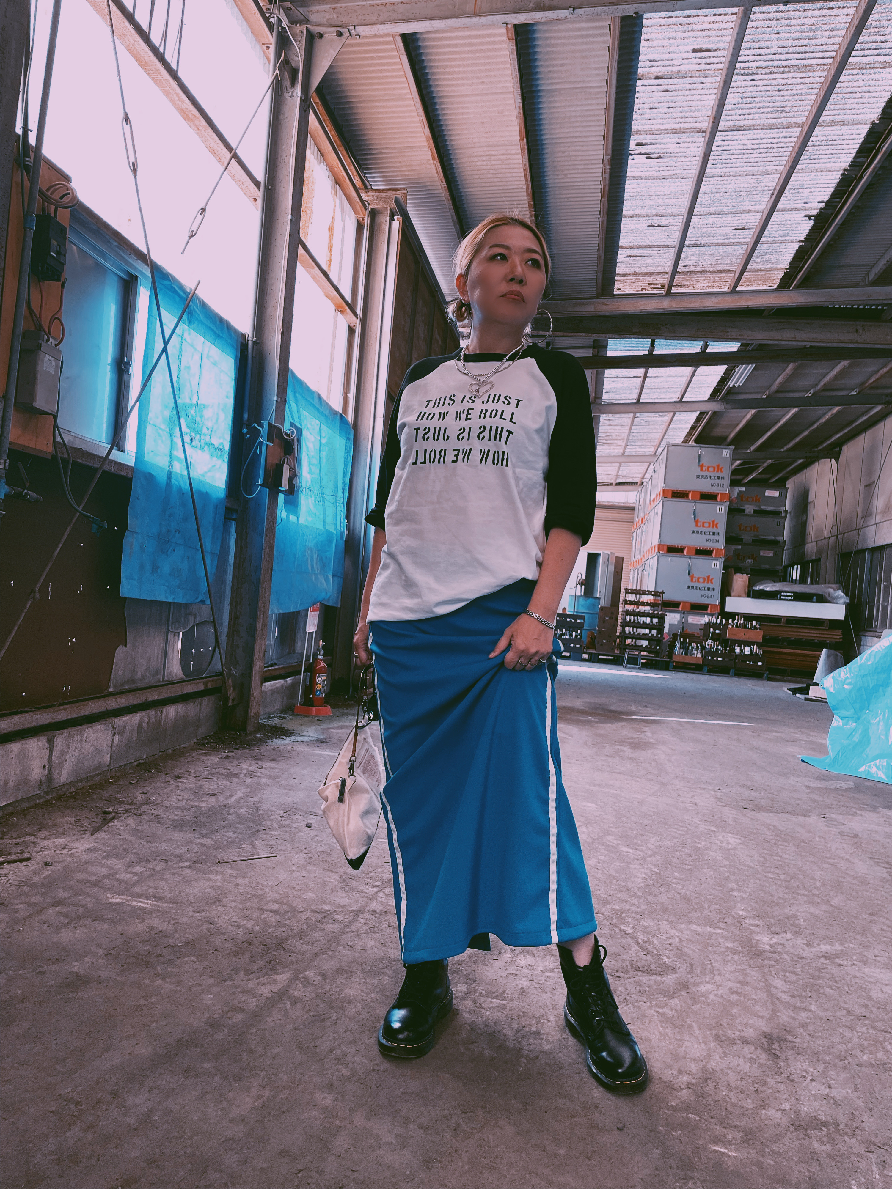 【縦長シルエット＆ウエストすっきり】大人のカジュアルスカイブルージャージスカート