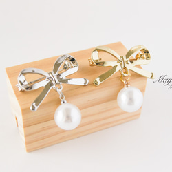 『大人可愛いリボンとパールのブローチ・シルバー』 9枚目の画像