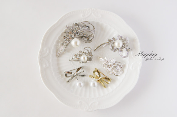 『大人可愛いリボンとパールのブローチ・シルバー』 10枚目の画像