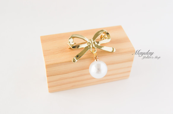 大人可愛いリボンとパールのブローチ・ゴールド』 ブローチ yokuri