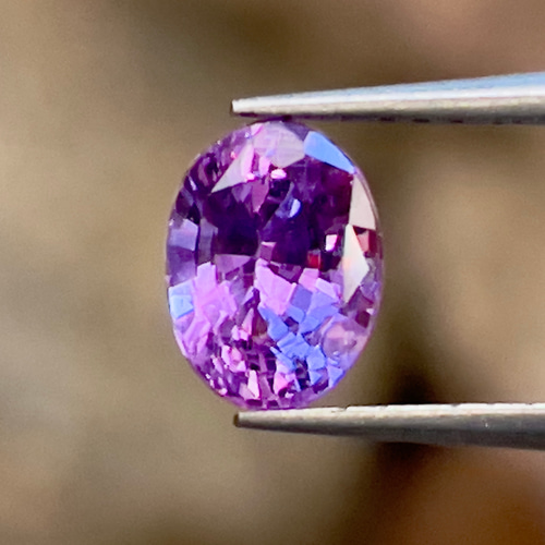 スリランカ産非加熱天然レデイッシュパープルルース