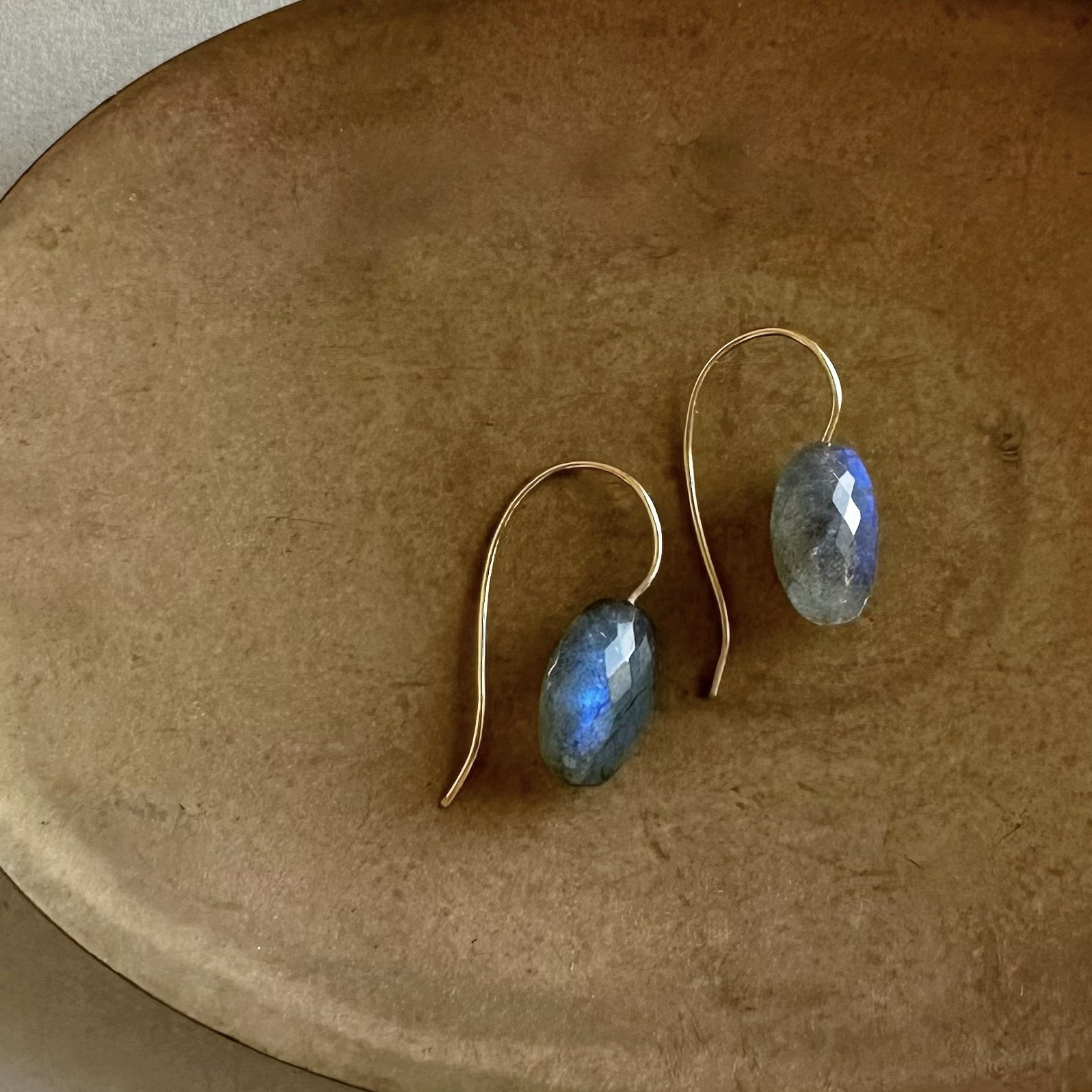 ブルー ラブラドライト ドロップピアス（14Kgf ） Blue Labradorite