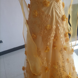 艷麗的顏色禮服，黃色，精緻的蕾絲，漂亮的花朵，炫耀背部，新娘/正面拍攝 第9張的照片