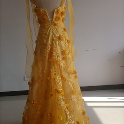 艷麗的顏色禮服，黃色，精緻的蕾絲，漂亮的花朵，炫耀背部，新娘/正面拍攝 第7張的照片