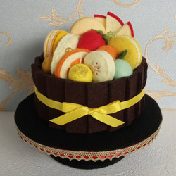 フェルト・刺繍のティーセット&ケーキ　黒に黄色の花　 10枚目の画像
