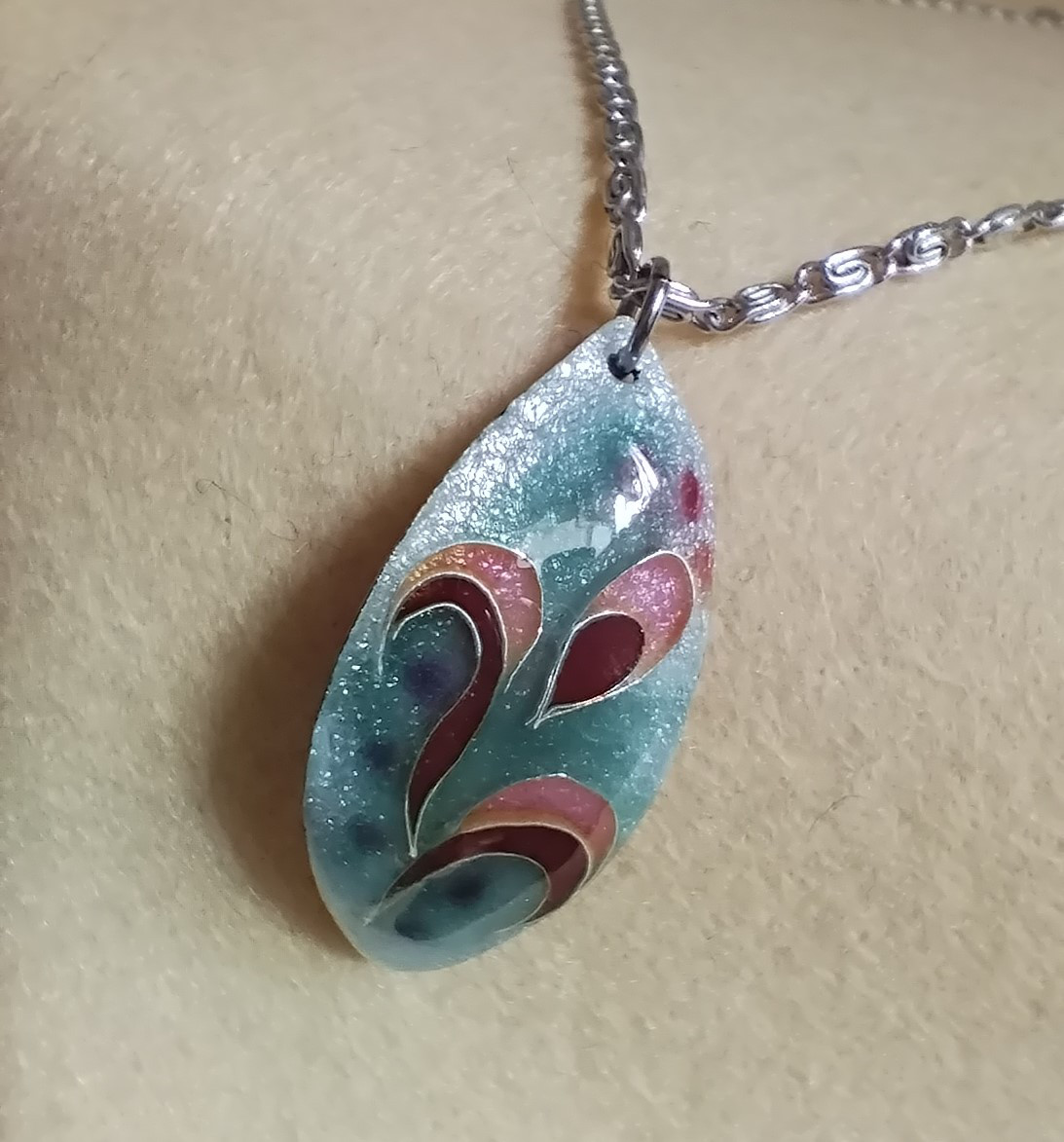 葉っぱの有線七宝ネックレス