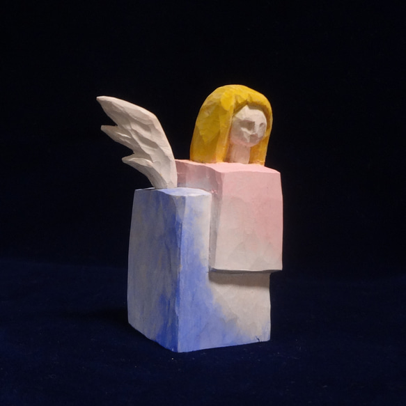 木彫刻 アート『 沈黙の天使 』 エンジェル 芸術 アート 女性 ハンドメイド 松 手彫り 彫刻 3枚目の画像