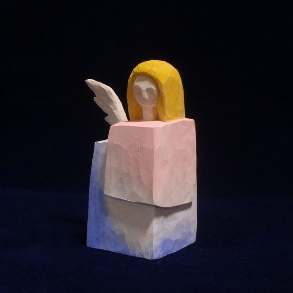 木彫刻 アート『 沈黙の天使 』 エンジェル 芸術 アート 女性 ハンドメイド 松 手彫り 彫刻 2枚目の画像
