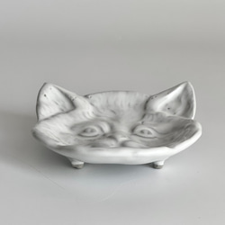 white cat dish 4枚目の画像