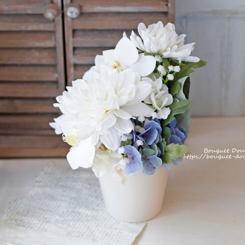 モフにゃん1892ページ　御供え花　仏花　　造花アレンジ Belle Vie プリザーブドフラワー 仏花 禅ZEN（ぜん）花器付と花