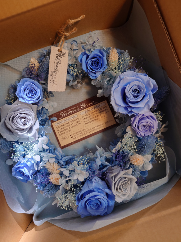 【送料無料】青色が好きな人に♡ブルーのバラがいっぱい！プリザーブドフラワーリース 6枚目の画像