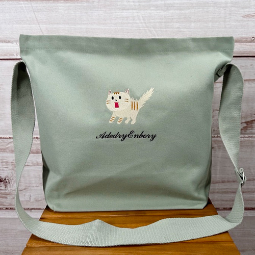 美品・入手困難Olra Kiely バック　猫柄 たまちゃんフェイスバッグ 大サイズ 猫柄 ねこ顔 ショルダー