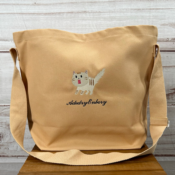 【送料無料】驚き猫のワンポイント刺繍 内ポケット付き キャンバスBIGショルダーバッグ 3枚目の画像