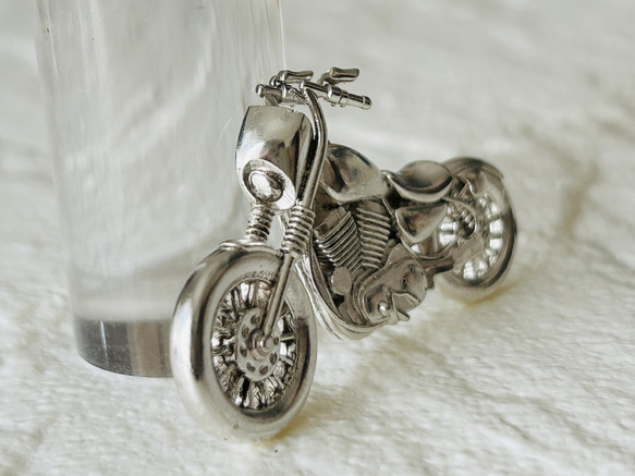 SILVER　オートバイ　バイク　プレゼント　バイク好き　ライダー 2枚目の画像