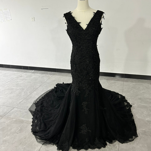 黒のレースドレス Vネック マーメイドライン