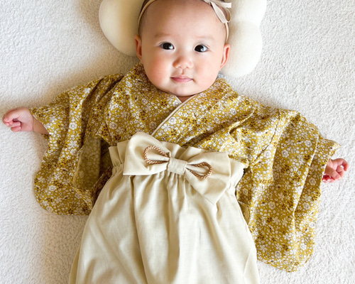 ベビー袴　ハンドメイド　ベビー着物　白地に淡い黄色い花柄　刺繍　60 70 80 ベビー袴 ハンドメイド ベビー着物 白地に淡い黄色い花柄 刺繍 60 70