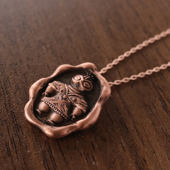 封蝋・シーリング風　遮光器土偶ネックレス　（659-800/純銅製） 4枚目の画像