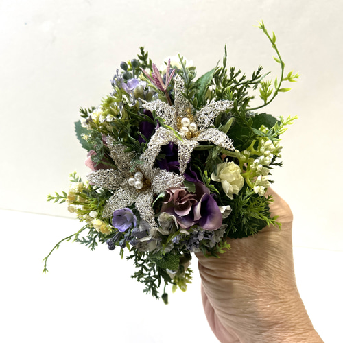 シルバーブリヨン シックな 百合の花 アレンジメント ヒューネラル