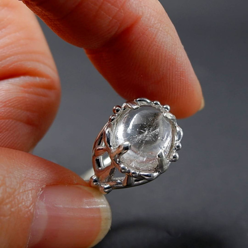 トップクオリティ 宝石品質天然本水晶 精緻なカット 魔眼 S925リング 調節可 神々の住まう地から～ ヒマラヤ水晶クル渓谷産のデザインリング 10号