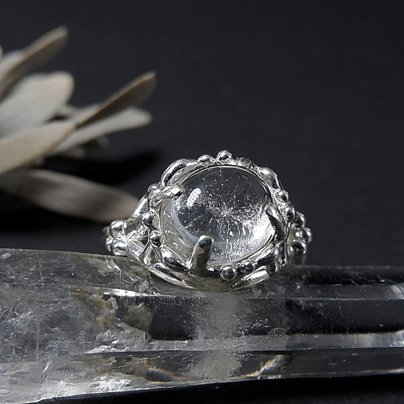 神々の住まう地から～ ヒマラヤ水晶クル渓谷産のデザインリング 10号