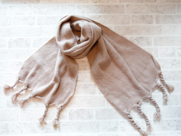 色が選べる ５色展開 ふわもこ素材のオーバーサイズドマフラー ギフトにも ワントーンコーデのアクセントにも◎ 6枚目の画像