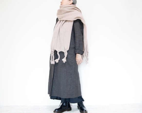 色が選べる ５色展開 ふわもこ素材のオーバーサイズドマフラー ギフトにも ワントーンコーデのアクセントにも◎ 14枚目の画像