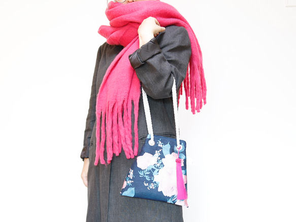 色が選べる ５色展開 ふわもこ素材のオーバーサイズドマフラー ギフトにも ワントーンコーデのアクセントにも◎ 16枚目の画像