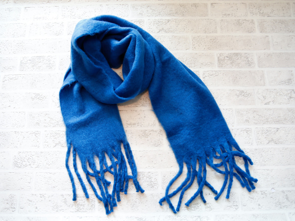 色が選べる ５色展開 ふわもこ素材のオーバーサイズドマフラー ギフトにも ワントーンコーデのアクセントにも◎ 3枚目の画像