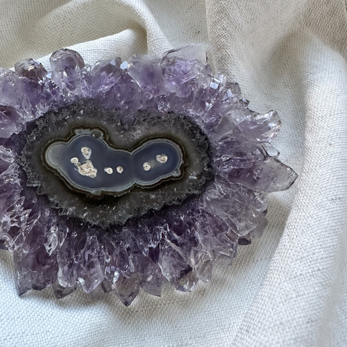 ♡フラワーアメジストとパワーストーン原石置物♡ No.876 アメジスト