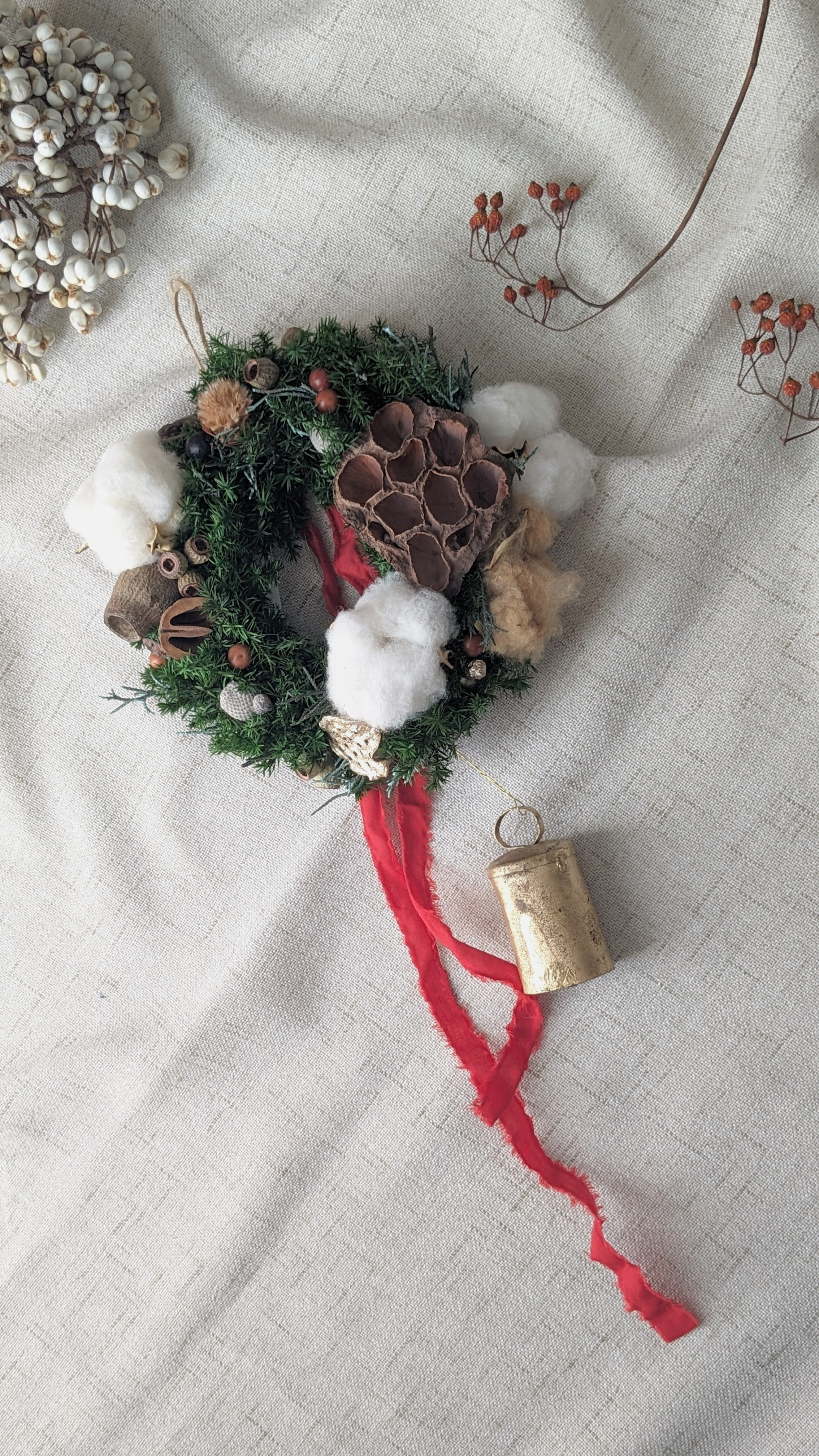 【5％OFF】 NO3 コットンのホワイトクリスマスリース　コットンリース　綿花　ベル付き フラワー・リース