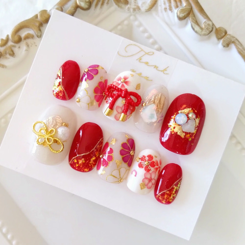 振袖や前撮りに◇赤の結びの水引きと金のモチーフと紫の菊と赤の花の和  