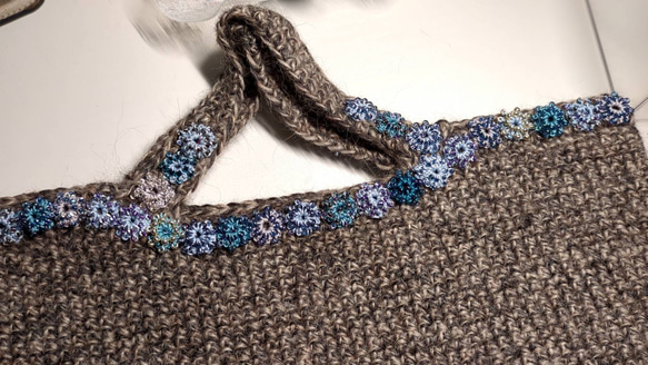 1点もの！イタリア製糸使用！『タティングレース糸で編んだビーズモチーフがお洒落な手編みバッグ♪』 3枚目の画像