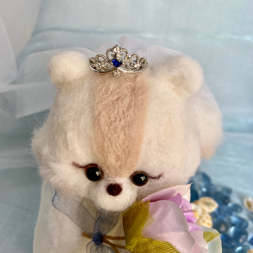 ふわふわリスのウェルカムドール 羊毛フェルト 足裏にイニシャル ふわふわリスのウェルカムドール 羊毛フェルト 足裏にイニシャル