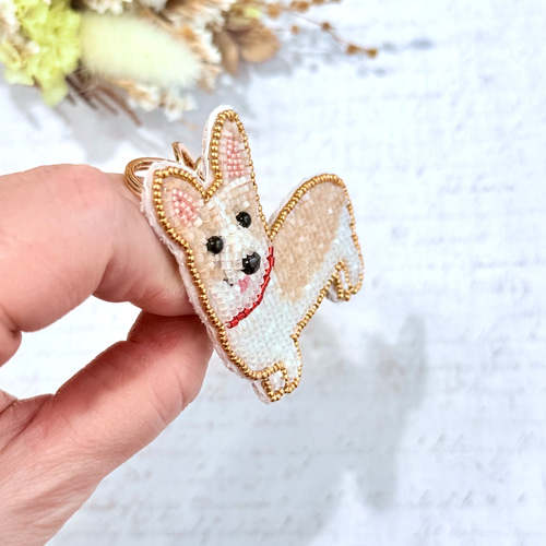 2way】ビーズ刺繍のうちの子バッグチャーム&ブローチ・コーギー バッグ