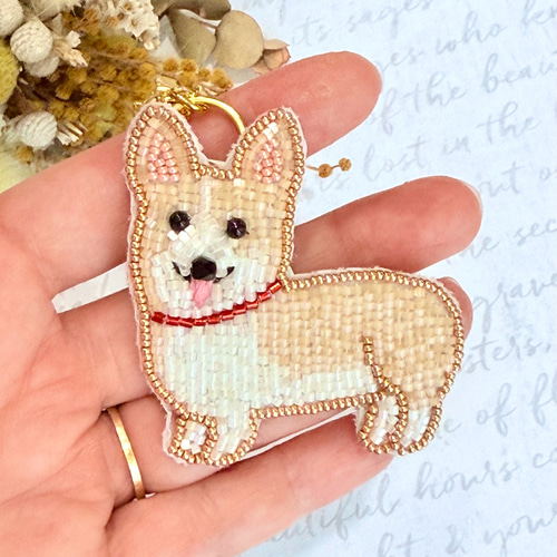 【サンコウチョウ】ビーズ刺繍ブローチバッグチャーム サンコウチョウ】ビーズ刺繍ブローチバッグチャーム - メルカリ