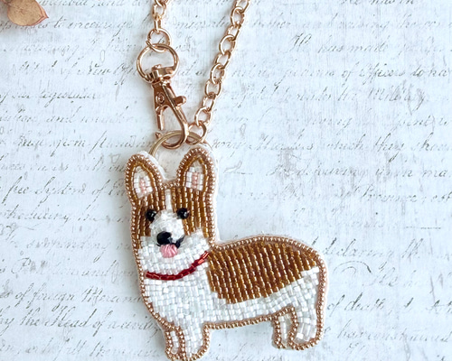 【ペガサス】ビーズ刺繍ブローチバッグチャーム 2way】ビーズ刺繍のうちの子バッグチャーム&ブローチ・コーギー バッグ