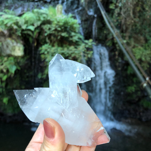 巨大結晶☆虹入り☆アポフィライト☆206g☆9.3㎝☆瀧川神社にて