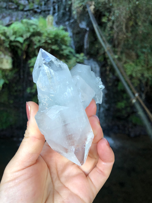 巨大結晶☆虹入り☆アポフィライト☆206g☆9.3㎝☆瀧川神社にて浄化☆No.2 13枚目の画像