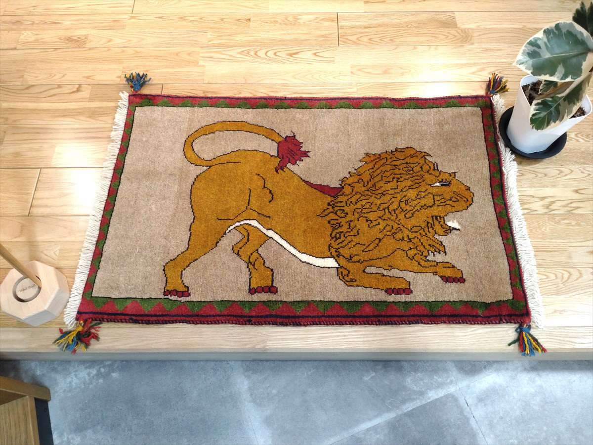 【夏の大キャンペーン】トライバルラグ　アマレバフト　150×105 生成ライオン 夏の大キャンペーン】トライバルラグ アマレバフト 150×105 生成