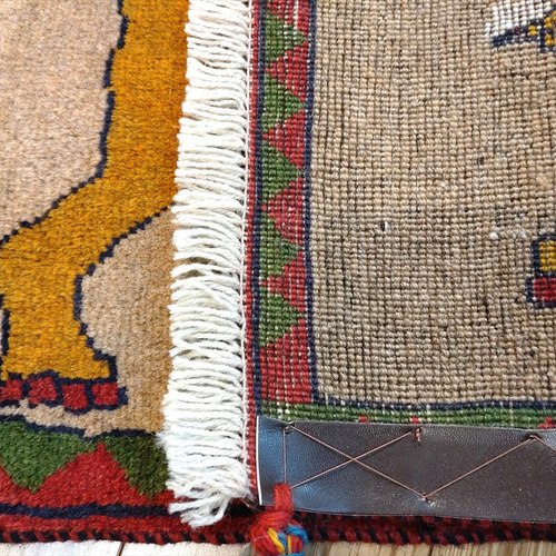 ペルシャ トライバルラグ 93x60cm アマレバフト ベージュ 黄金色