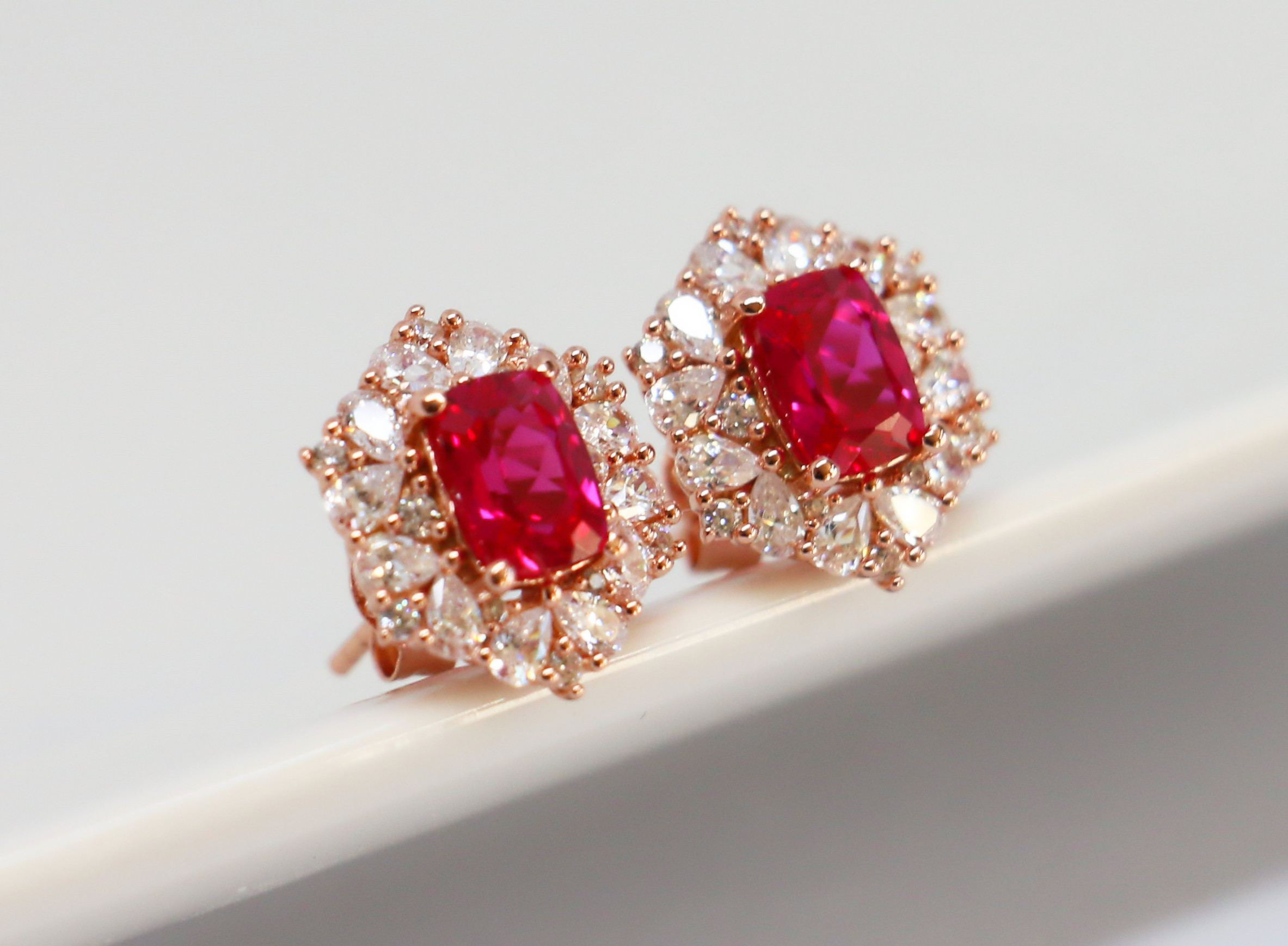 ルビー・キュービックジルコニアピアス　ローズGP 両耳　2点セット