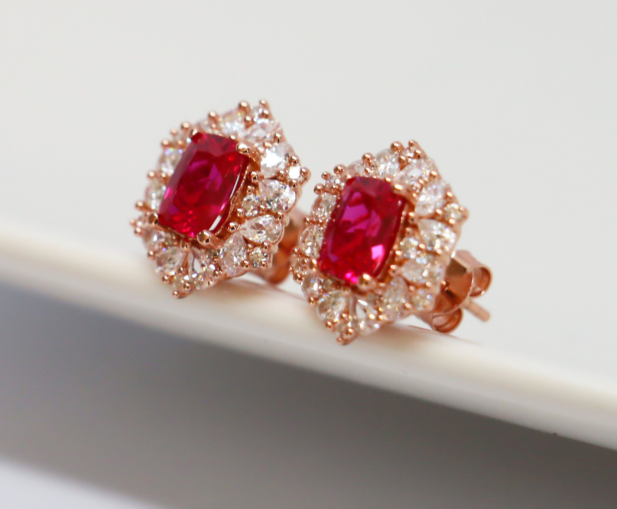 ルビー・キュービックジルコニアピアス　ローズGP 両耳　2点セット