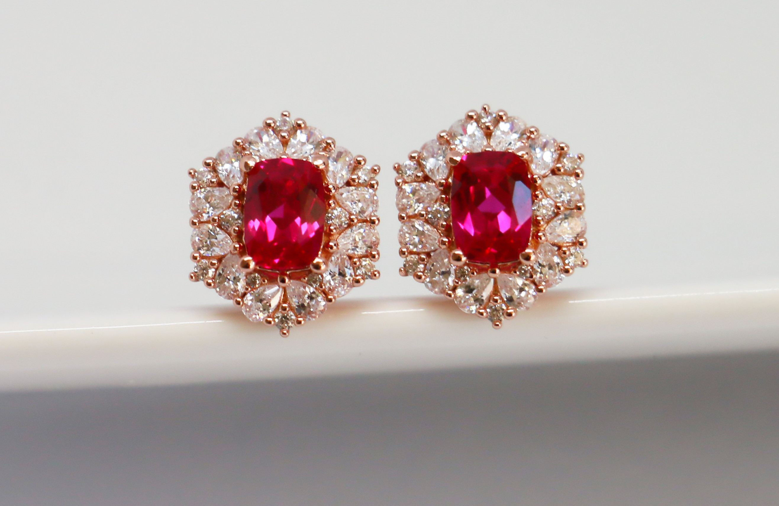 ルビー・キュービックジルコニアピアス　ローズGP 両耳　2点セット