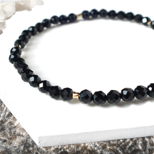 Black Onyx ／強くきらめく漆黒 ブラックオニキス（カット玉）極小粒