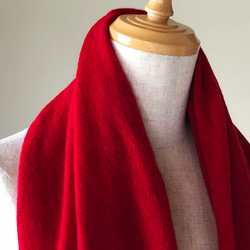 温度を纏う 純カシミヤのふわふわショールストール　Red 5枚目の画像