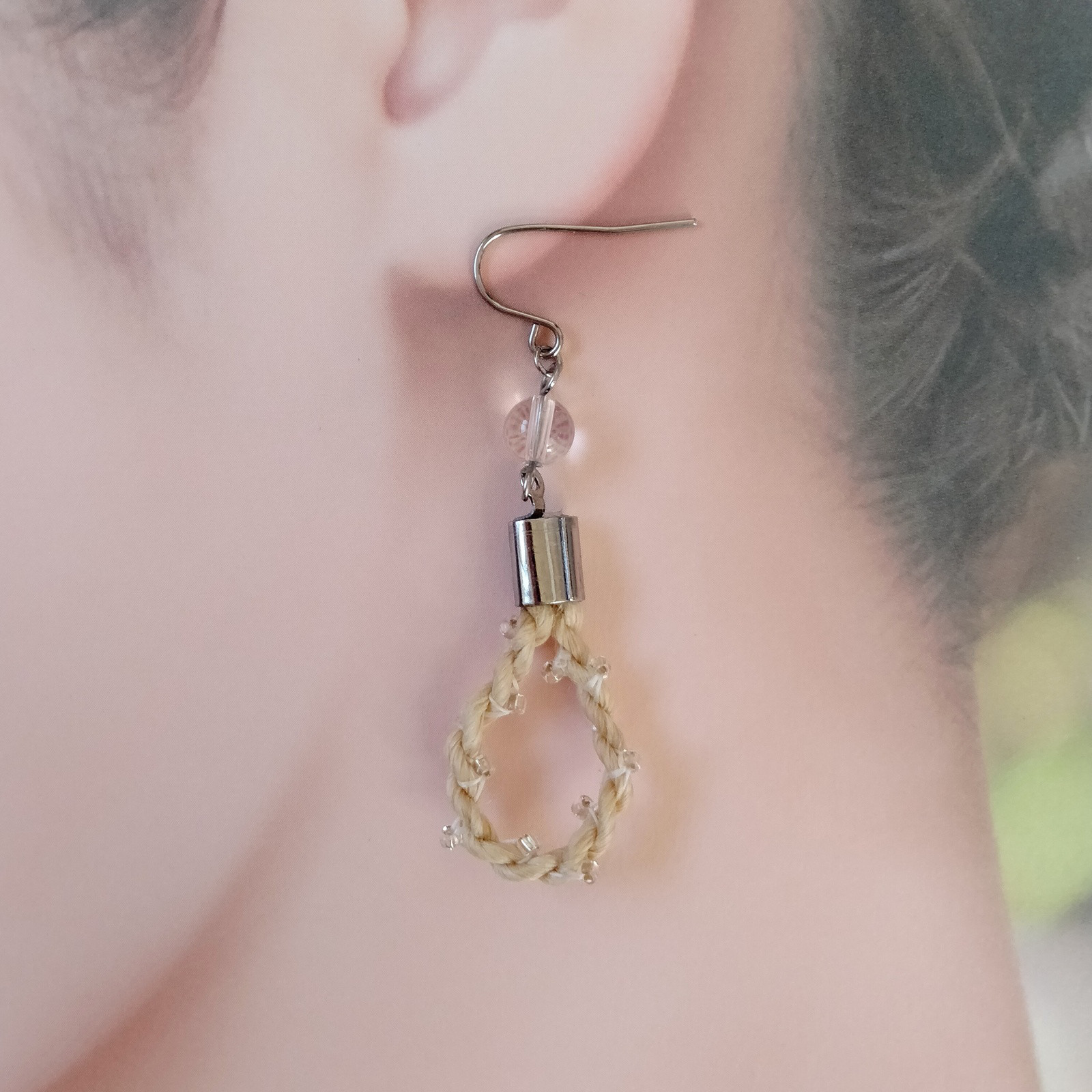 水晶＆極太精麻◇雫ピアスSシルバービーズ刺繍小粒クリスタル天然石お守り麻紐フープイヤリング和装着物に!ヘンプアクセサリー
