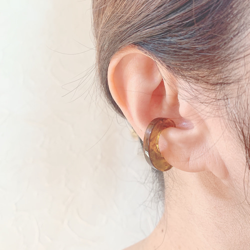 ハンドメイド*べっ甲 ゴールドボタン クリップ イヤーカフ