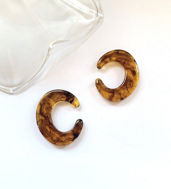 ❤️お得セット❤️  べっ甲カラー　樹脂　イヤーカフ　　　　　Cフープ　両耳用♪ 1枚目の画像