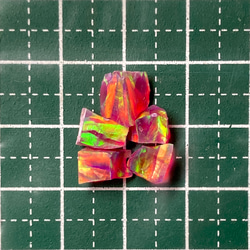 　《人工オパール》(ネオンオパール) 原石 マダー/オレンジ斑 1.0g ② (樹脂含侵) 2枚目の画像