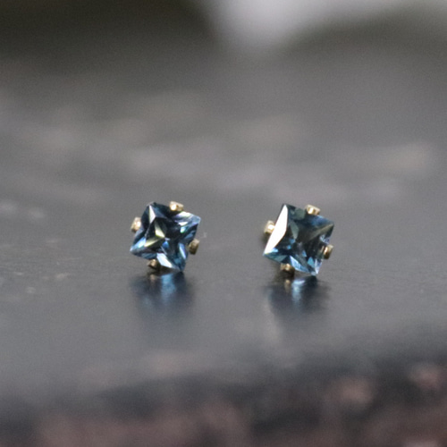 14KGF ロンドンブルートパーズ 天然石 スクエア 一粒 3mm ピアス